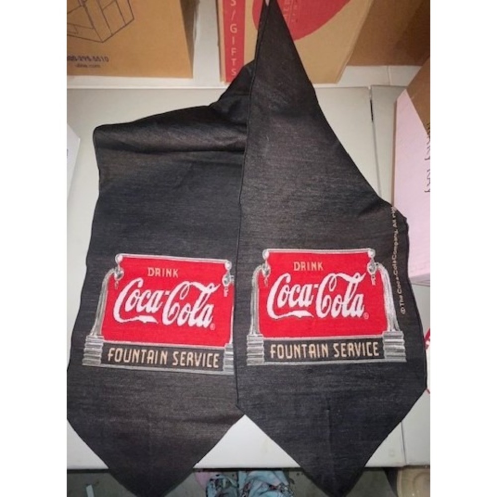 Coca-Cola Fountain Service Black Red Table‎ Runner